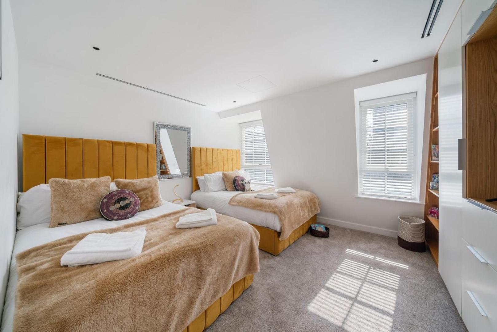 Elegant 3-Bedroom Penthouse In Marble Arch 70 Londra Exterior foto