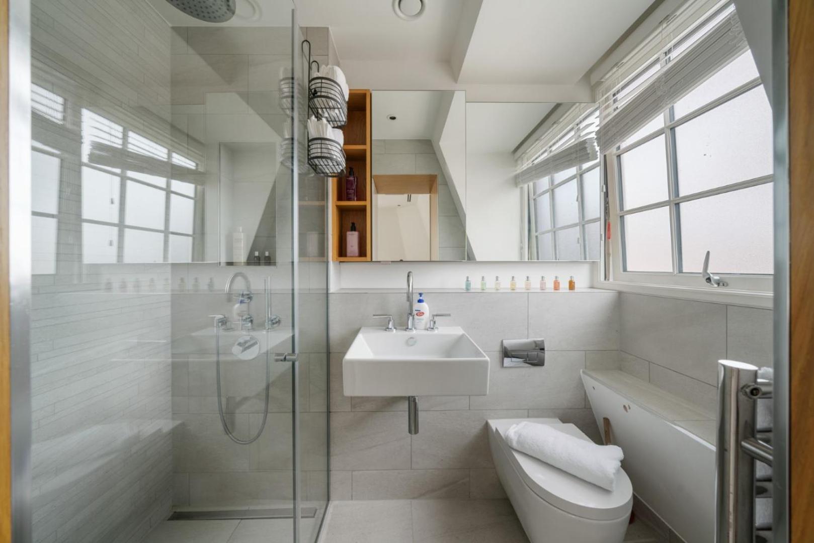 Elegant 3-Bedroom Penthouse In Marble Arch 70 Londra Exterior foto