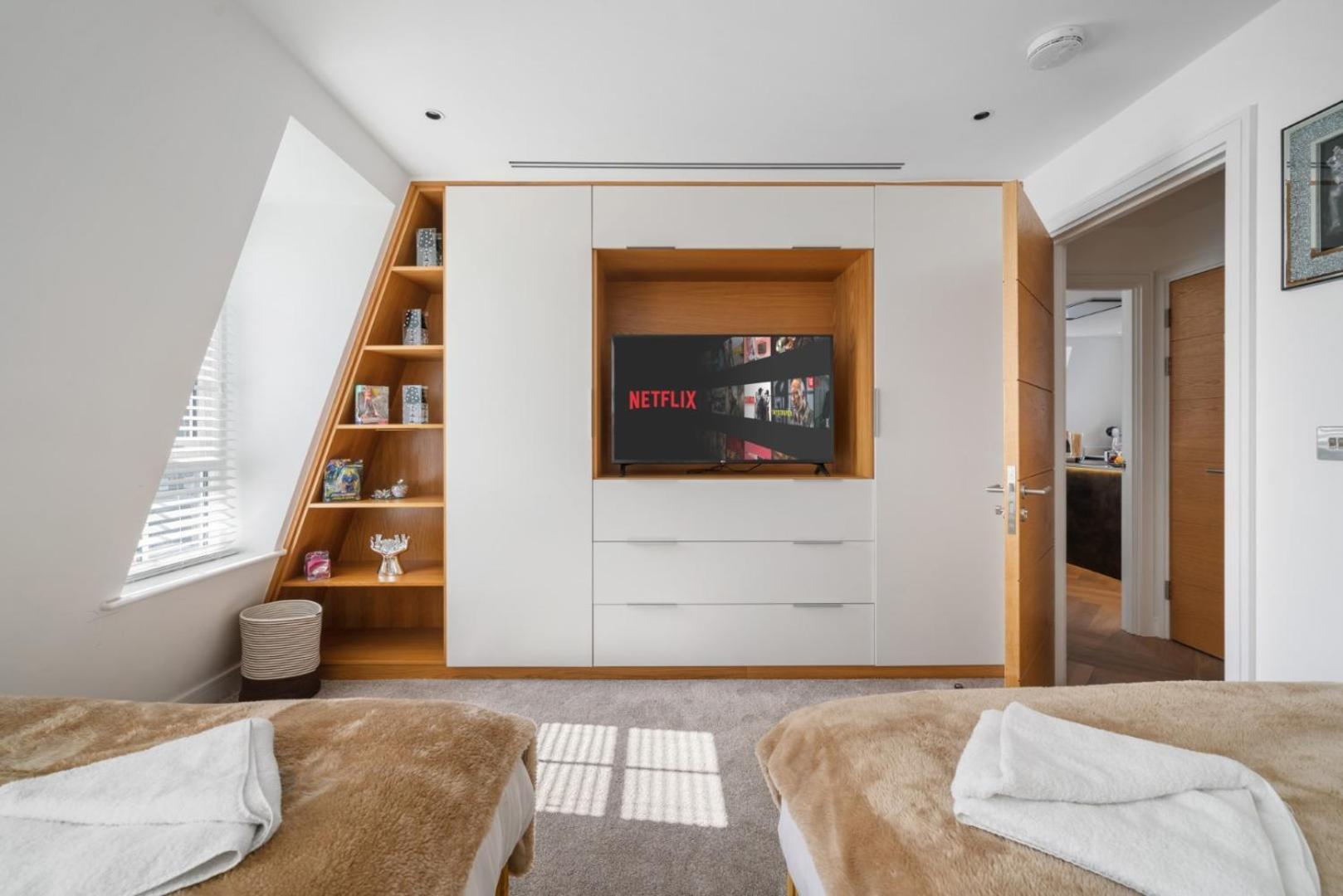 Elegant 3-Bedroom Penthouse In Marble Arch 70 Londra Exterior foto