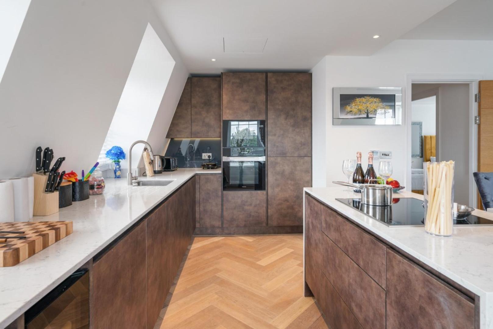 Elegant 3-Bedroom Penthouse In Marble Arch 70 Londra Exterior foto