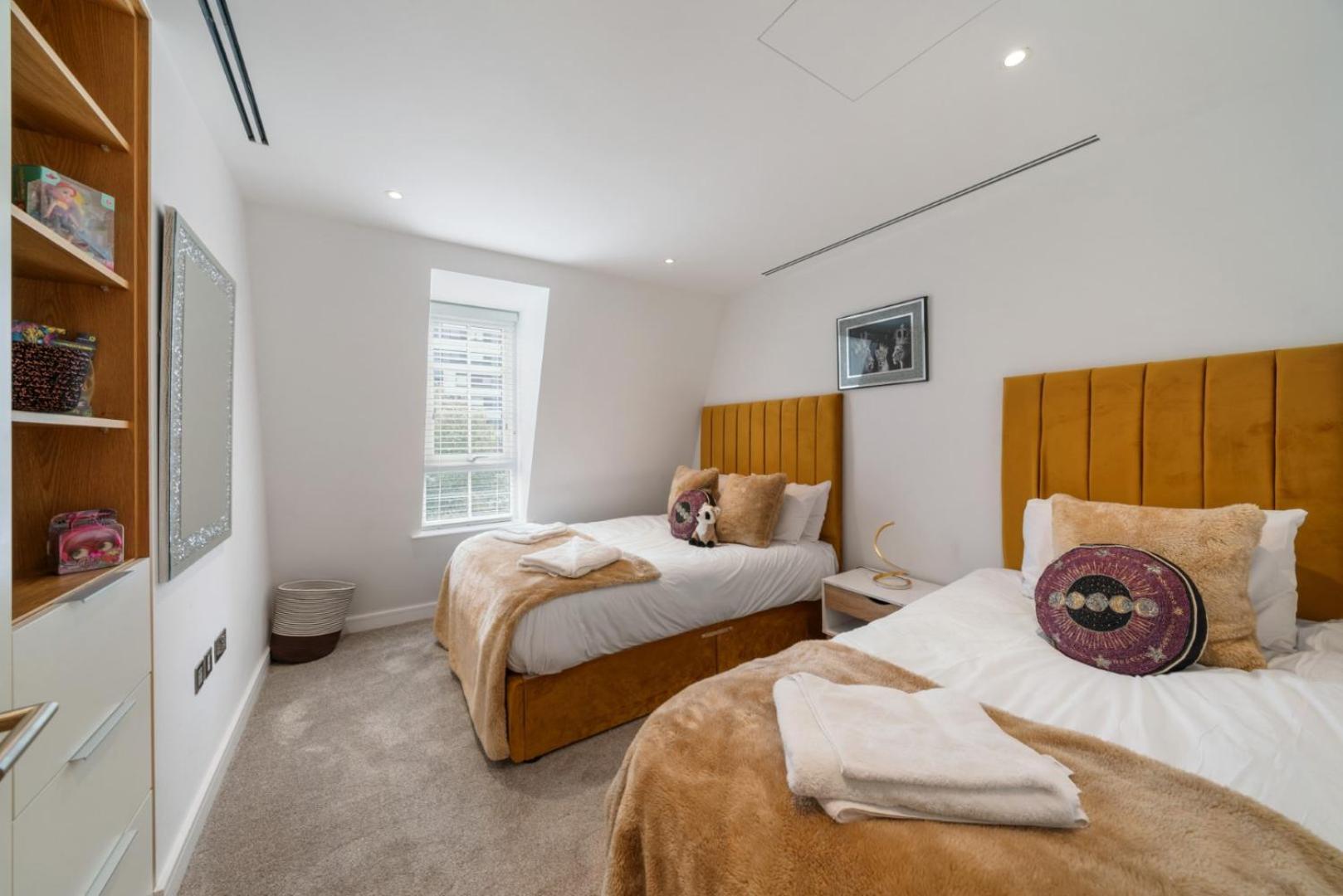 Elegant 3-Bedroom Penthouse In Marble Arch 70 Londra Exterior foto