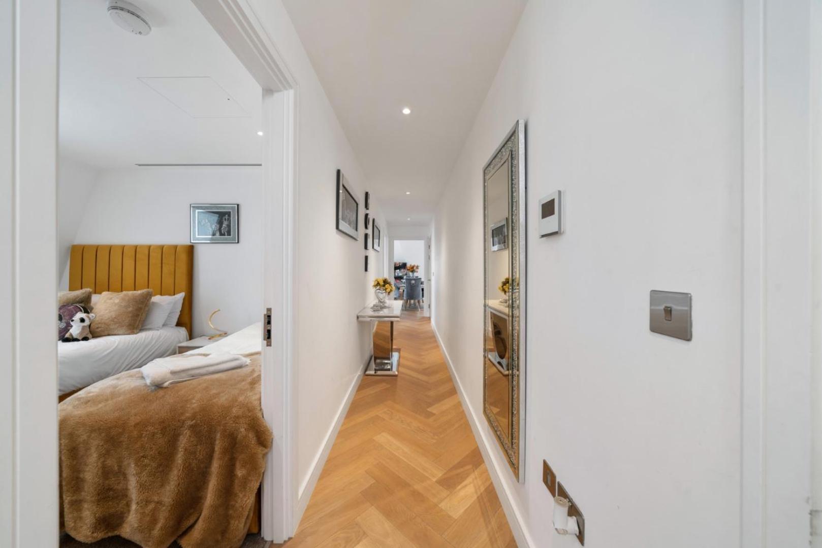 Elegant 3-Bedroom Penthouse In Marble Arch 70 Londra Exterior foto