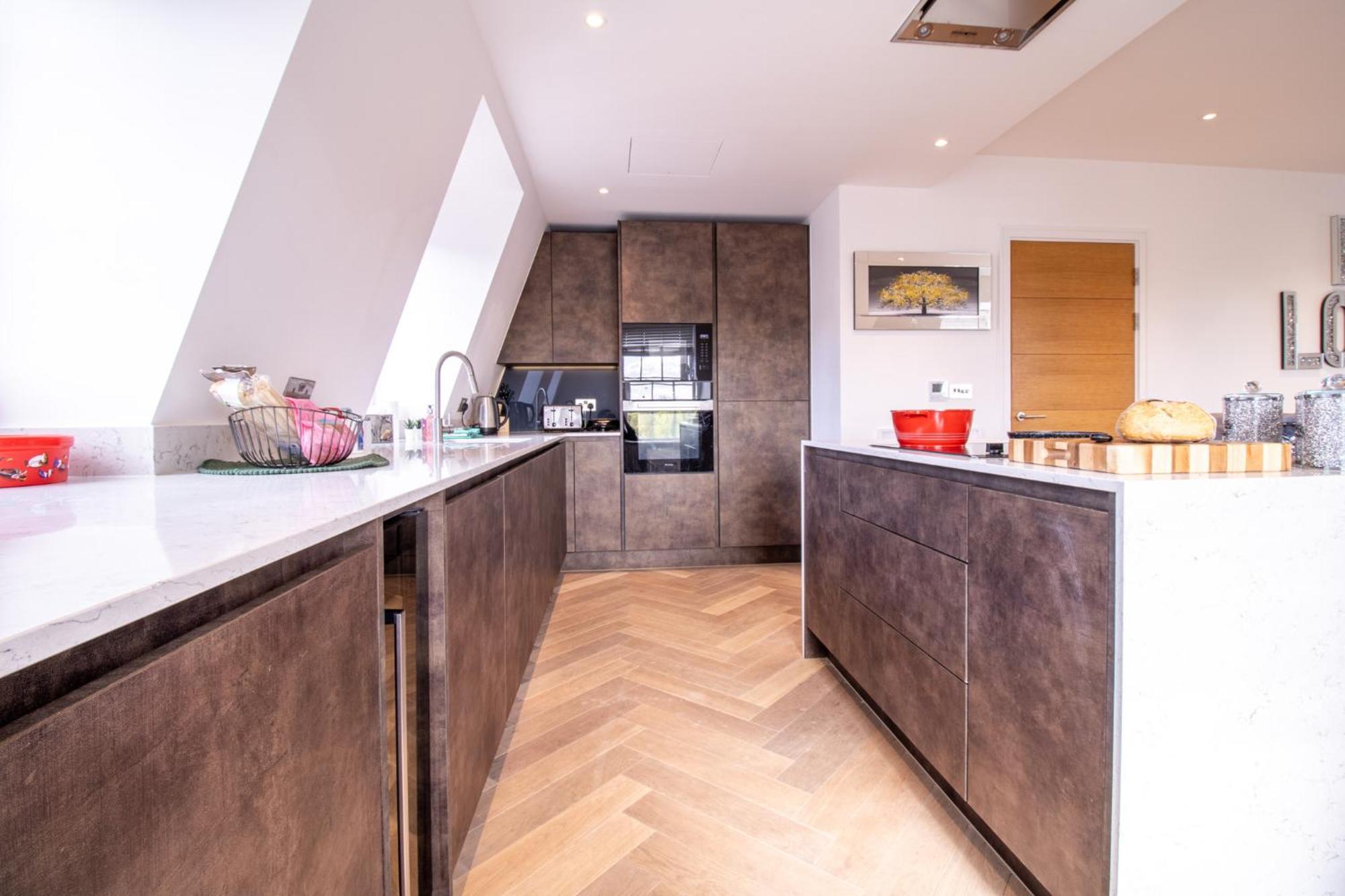 Elegant 3-Bedroom Penthouse In Marble Arch 70 Londra Exterior foto