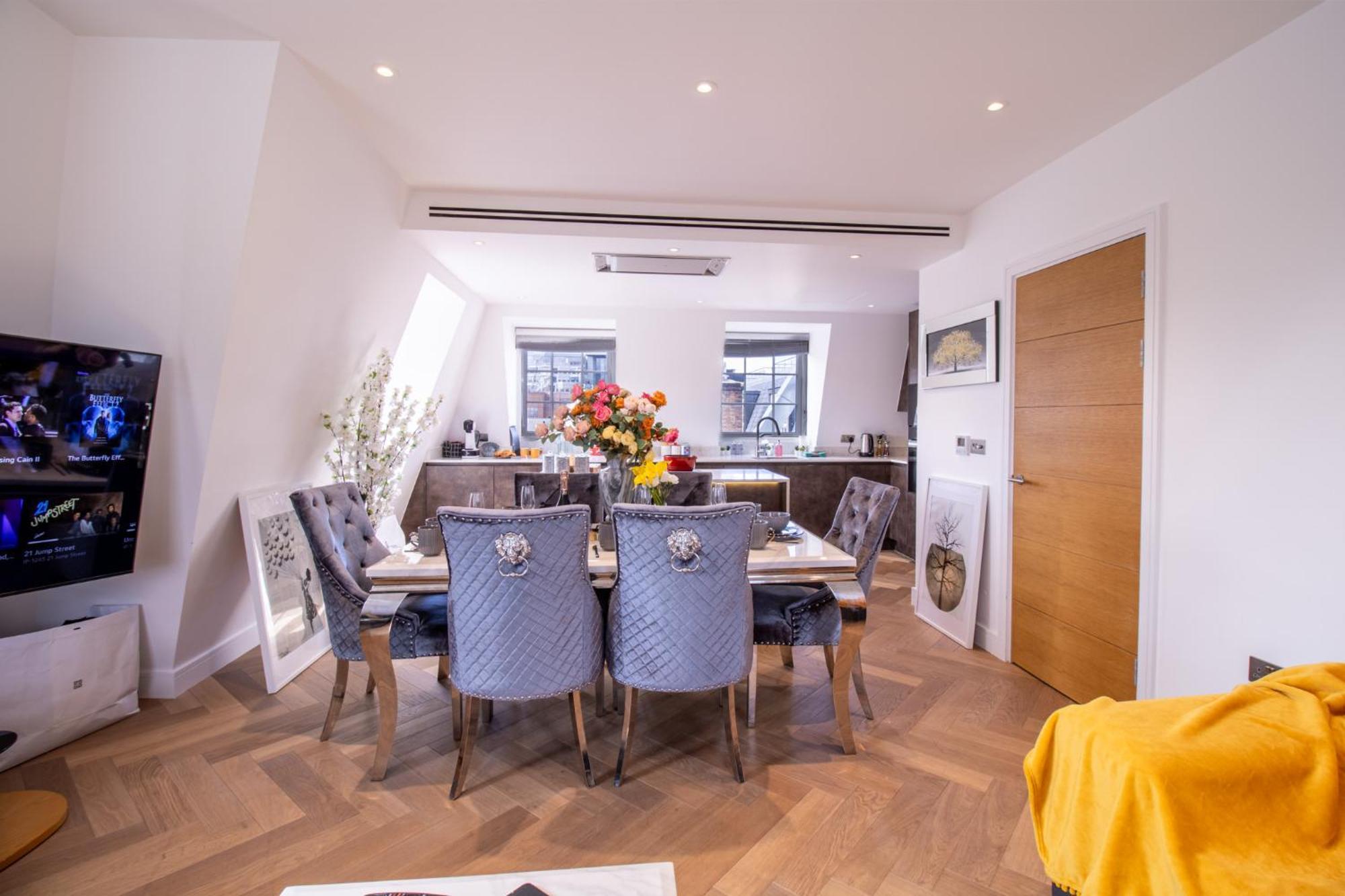 Elegant 3-Bedroom Penthouse In Marble Arch 70 Londra Exterior foto