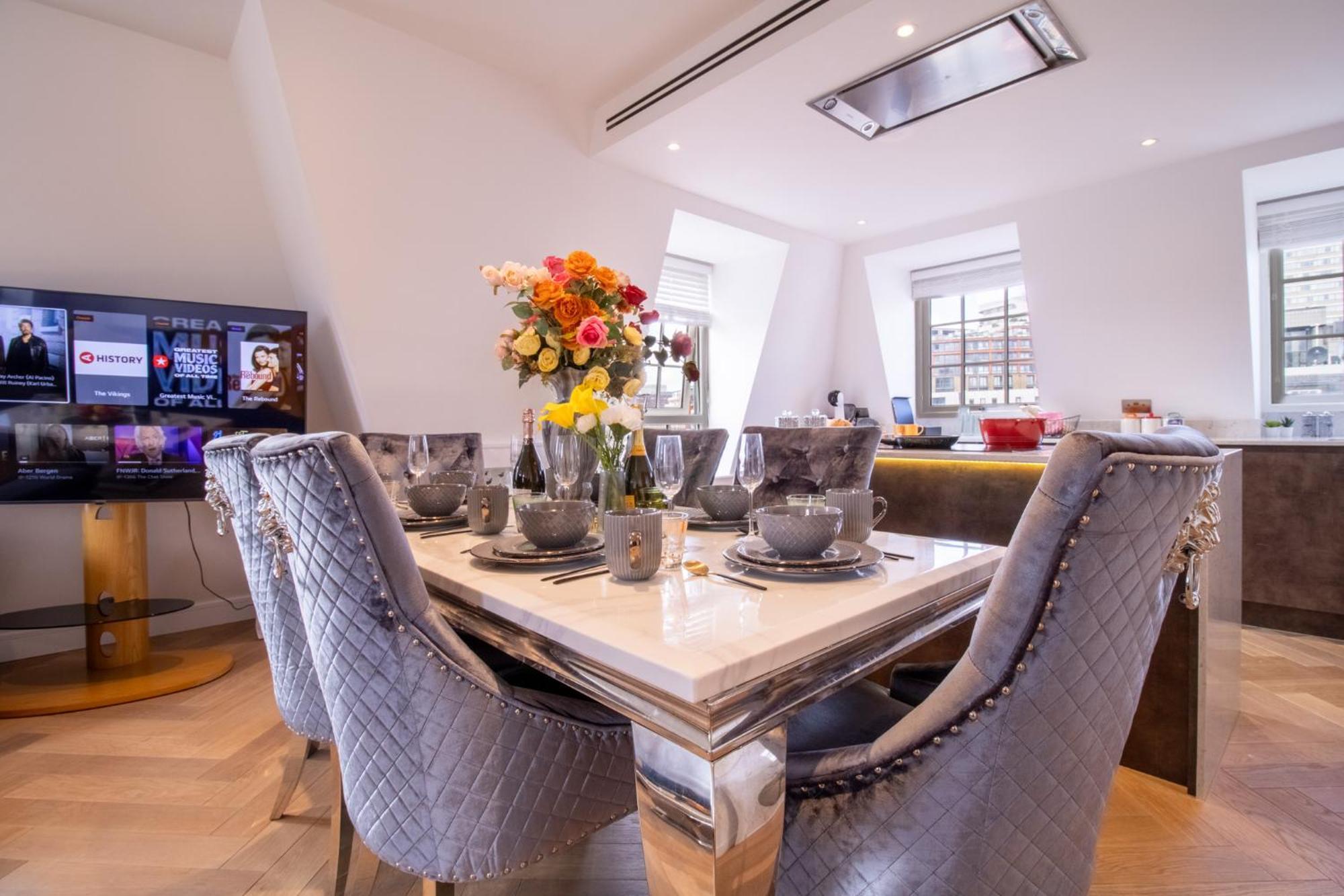 Elegant 3-Bedroom Penthouse In Marble Arch 70 Londra Exterior foto
