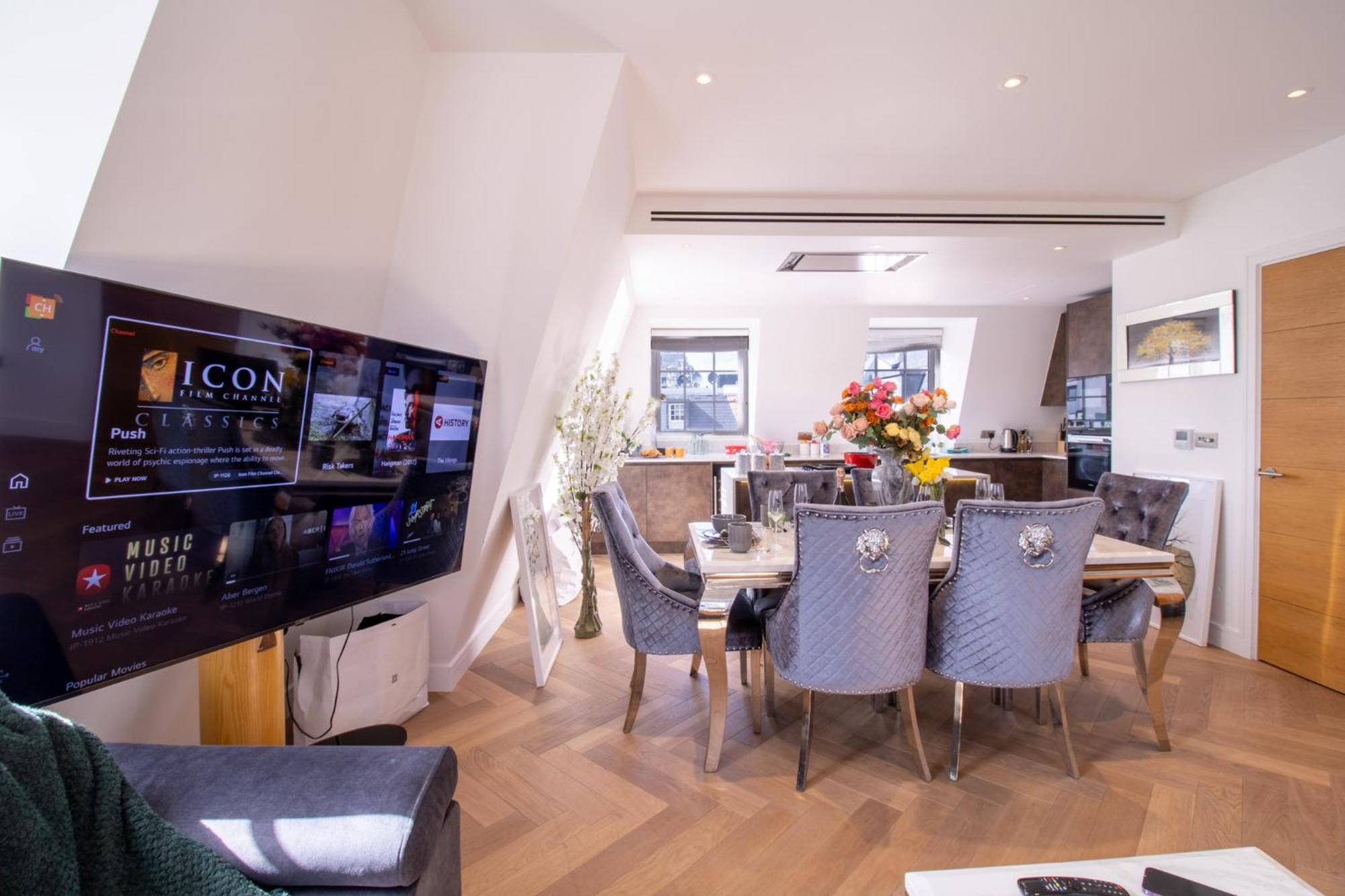 Elegant 3-Bedroom Penthouse In Marble Arch 70 Londra Exterior foto