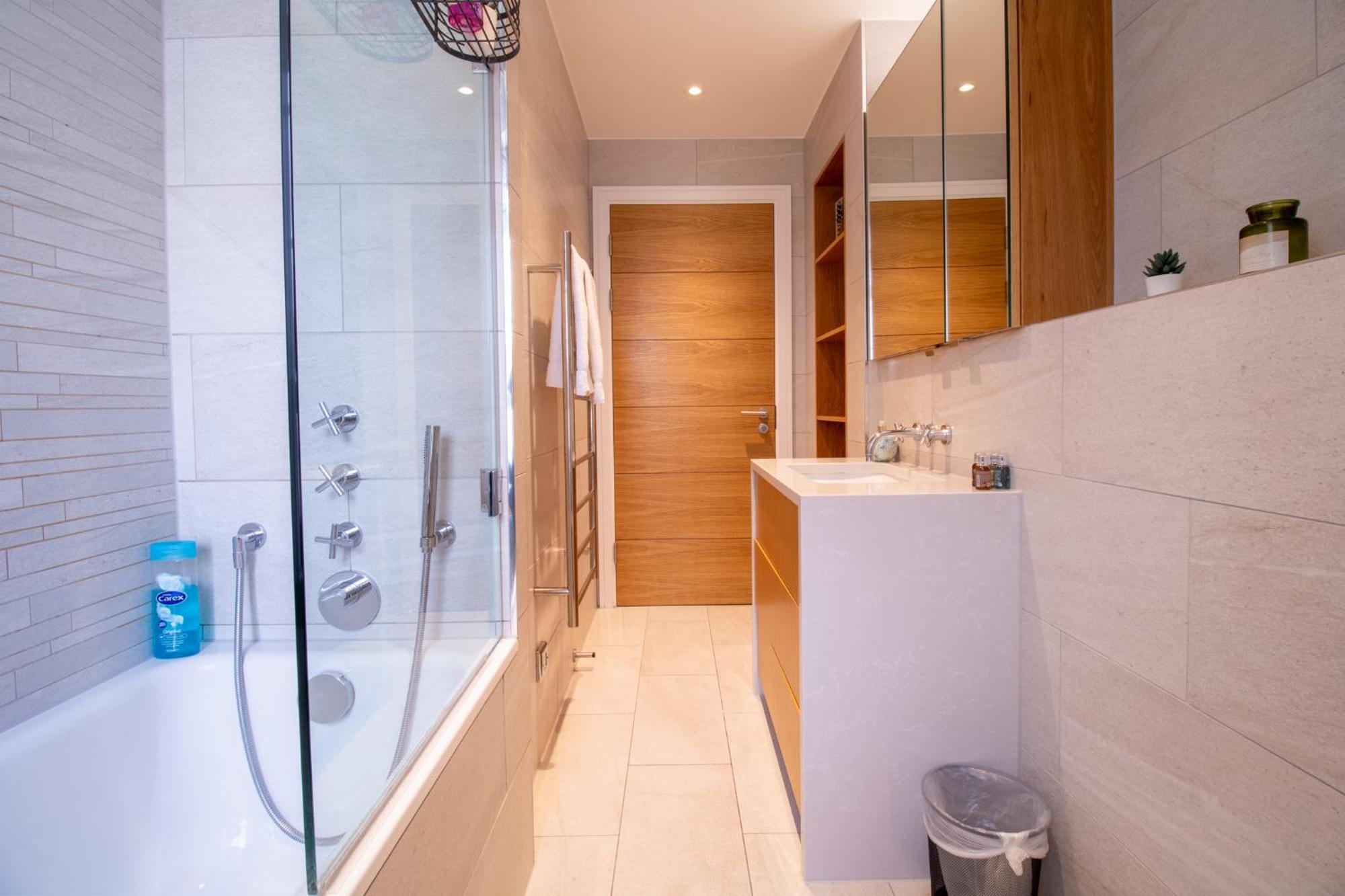 Elegant 3-Bedroom Penthouse In Marble Arch 70 Londra Exterior foto